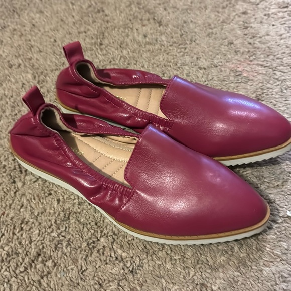 Adrienne Vittadini Lanz Flats Hot Pink sz 8 - Picture 1 of 3